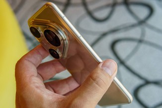 The sides of the Pura 80 Ultra