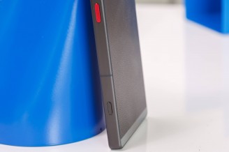 Two-stage shutter release on the right - nubia Z70S Ultra review