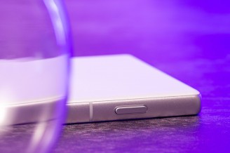 Two-stage shutter release on the right - nubia Z80 Ultra review