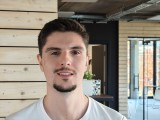 3.5x people shots: Photo mode - f/2.8, ISO 1000, 1/60s - Oneplus 15 review