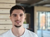 3.5x people shots: Portrait mode - f/5.6, ISO 1000, 1/60s - Oneplus 15 review