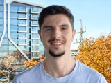 3.5x people shots: Photo mode - f/2.8, ISO 320, 1/100s - Oneplus 15 review