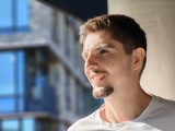 3.5x people shots: Portrait mode - f/5.6, ISO 200, 1/117s - Oneplus 15 review