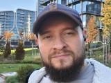 Selfies: 0.6x - f/2.4, ISO 50, 1/81s - Oneplus 15 review