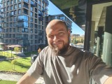 Selfies (0.6x) - f/2.4, ISO 50, 1/253s - Oneplus 15 review