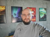 Selfies (0.6x) - f/2.4, ISO 500, 1/33s - Oneplus 15 review