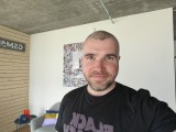 Selfie samples - f/2.4, ISO 400, 1/37s - Oppo Find X8 Ultra review