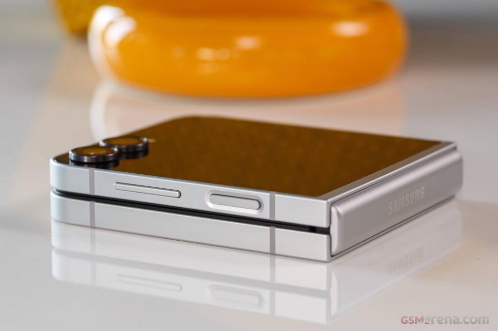 Samsung Galaxy Z Flip7 FE