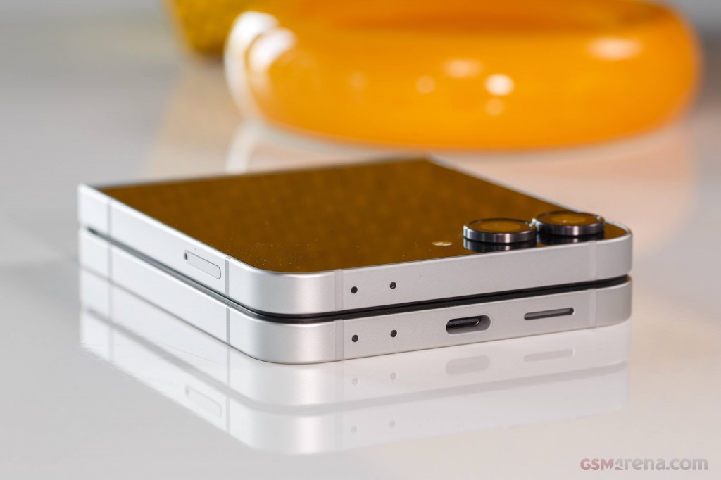 Samsung Galaxy Z Flip7 FE