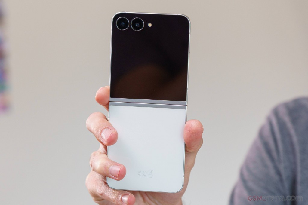 Samsung Galaxy Z Flip7 FE