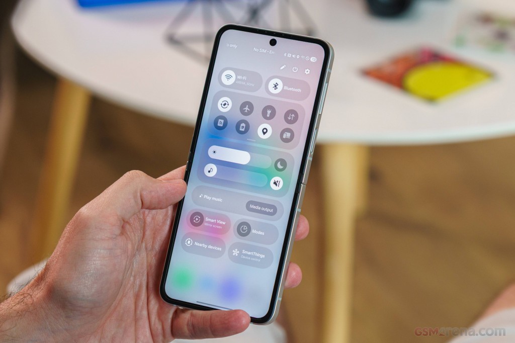 Samsung Galaxy Z Flip7 FE