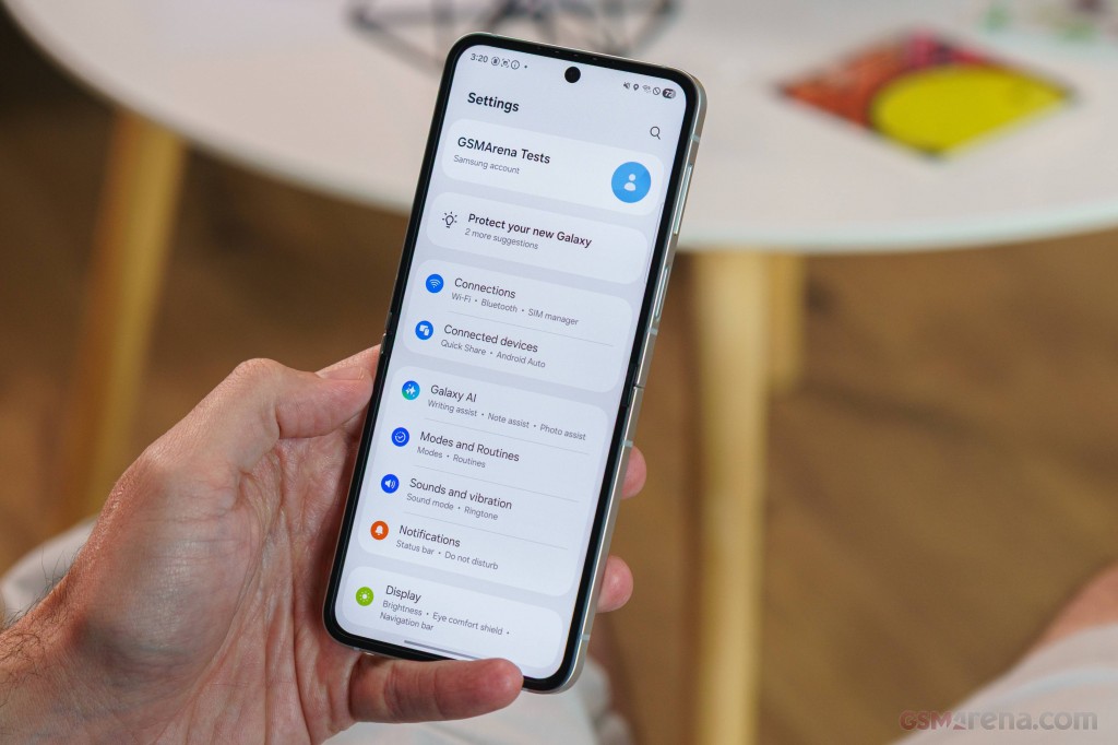 Samsung Galaxy Z Flip7 FE