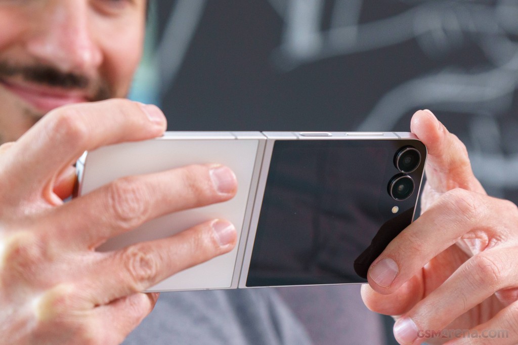 Samsung Galaxy Z Flip7 FE