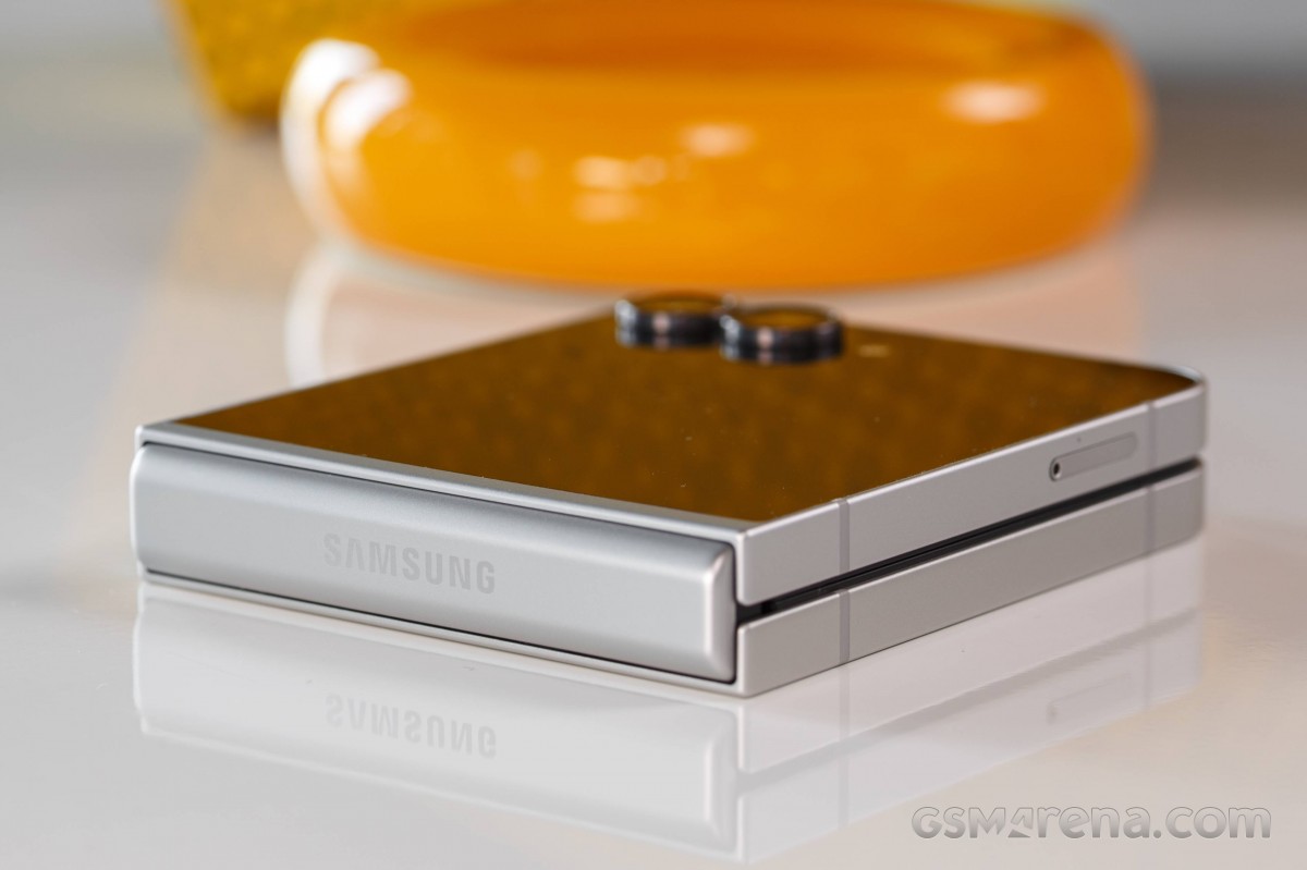 Samsung Galaxy Z Flip7 FE review