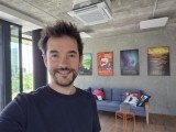 Selfie samples, internal camera - f/2.2, ISO 250, 1/100s - Samsung Galaxy Z Flip7 review