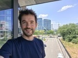 Selfie samples, internal camera - f/2.2, ISO 25, 1/274s - Samsung Galaxy Z Flip7 review