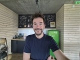 Selfie samples, ultrawide camera, 0.6x - f/2.2, ISO 320, 1/100s - Samsung Galaxy Z Flip7 review