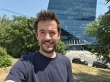 Selfie samples, rear camera, 1x - f/1.8, ISO 80, 1/2864s - Samsung Galaxy Z Flip7 review