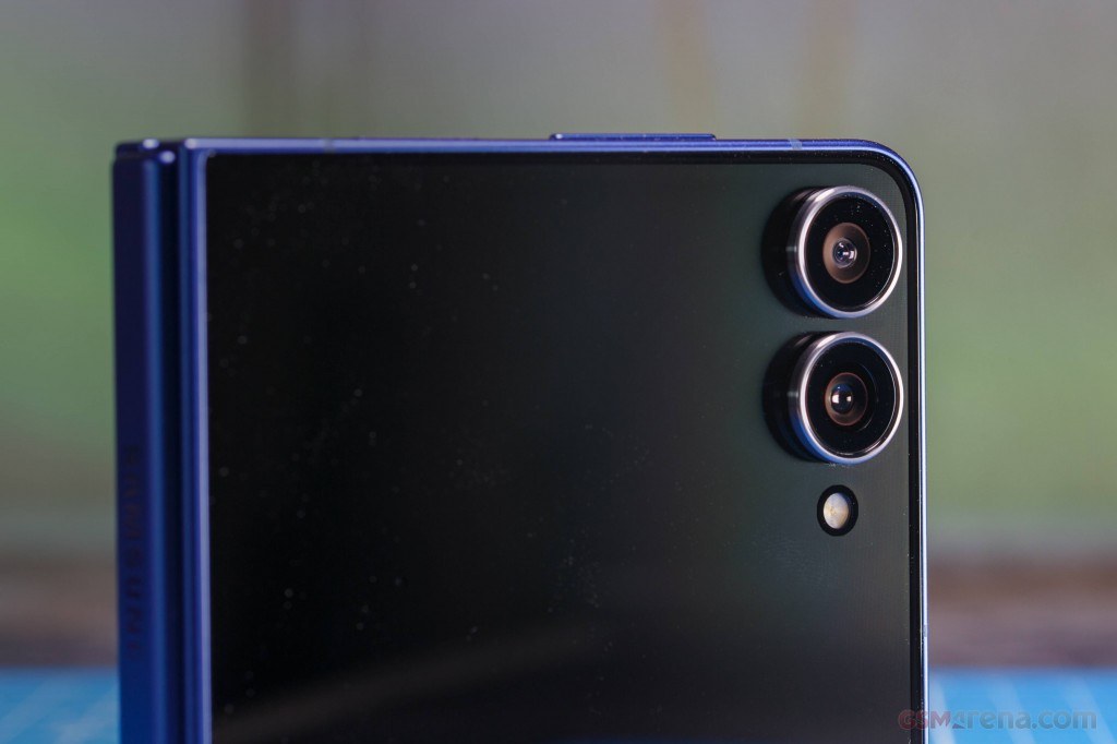 Samsung Galaxy Z Flip7