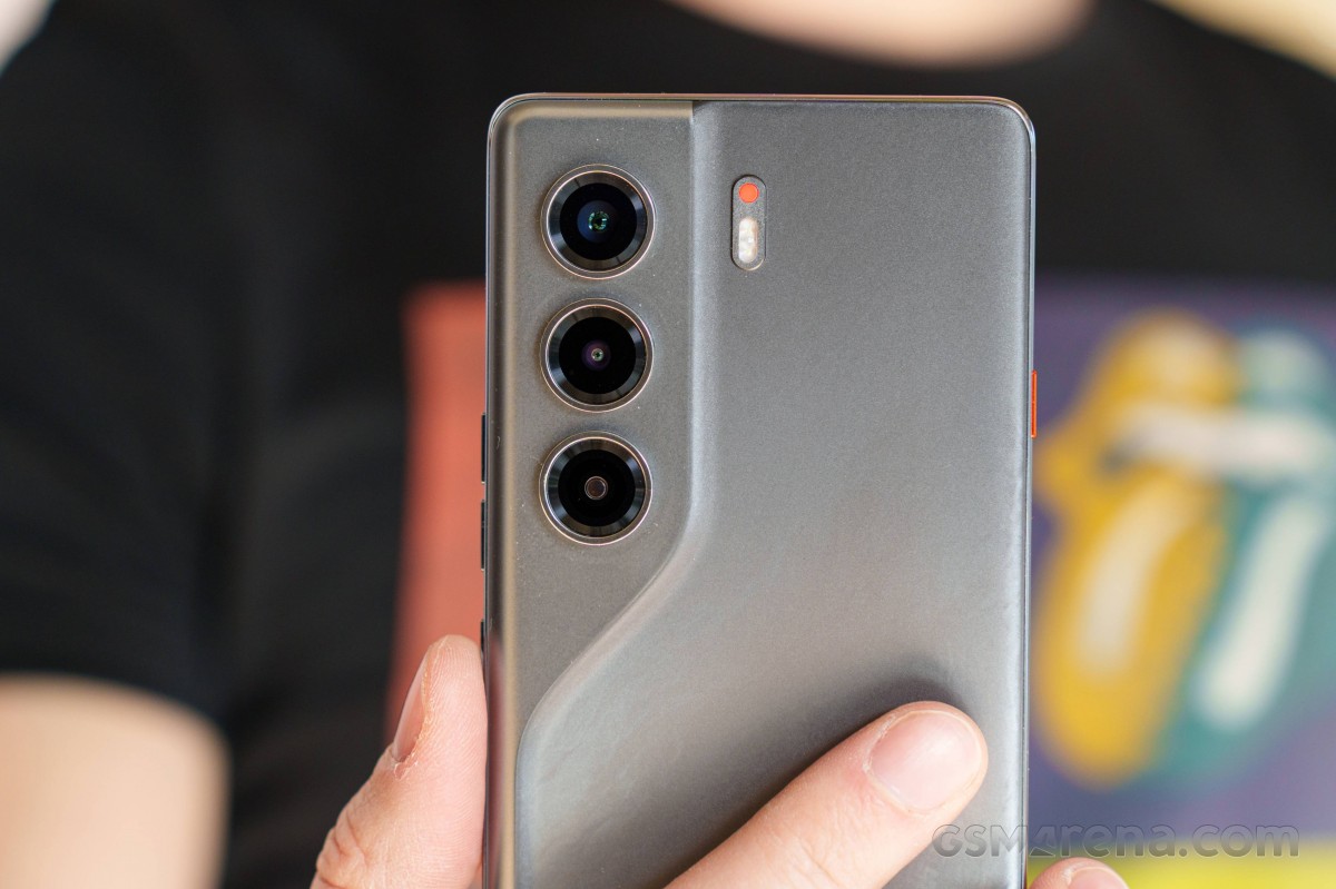 Обзор Tecno Camon 40 Pro
