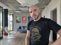 Portraits, wide angle: Samsung Galaxy S25 Ultra (23mm) - f/1.7, ISO 125, 1/100s - Ultra camera comparison
