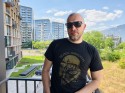 Portraits, wide angle: vivo X200 Ultra (24mm) - f/2.0, ISO 71, 1/193s - Ultra camera comparison
