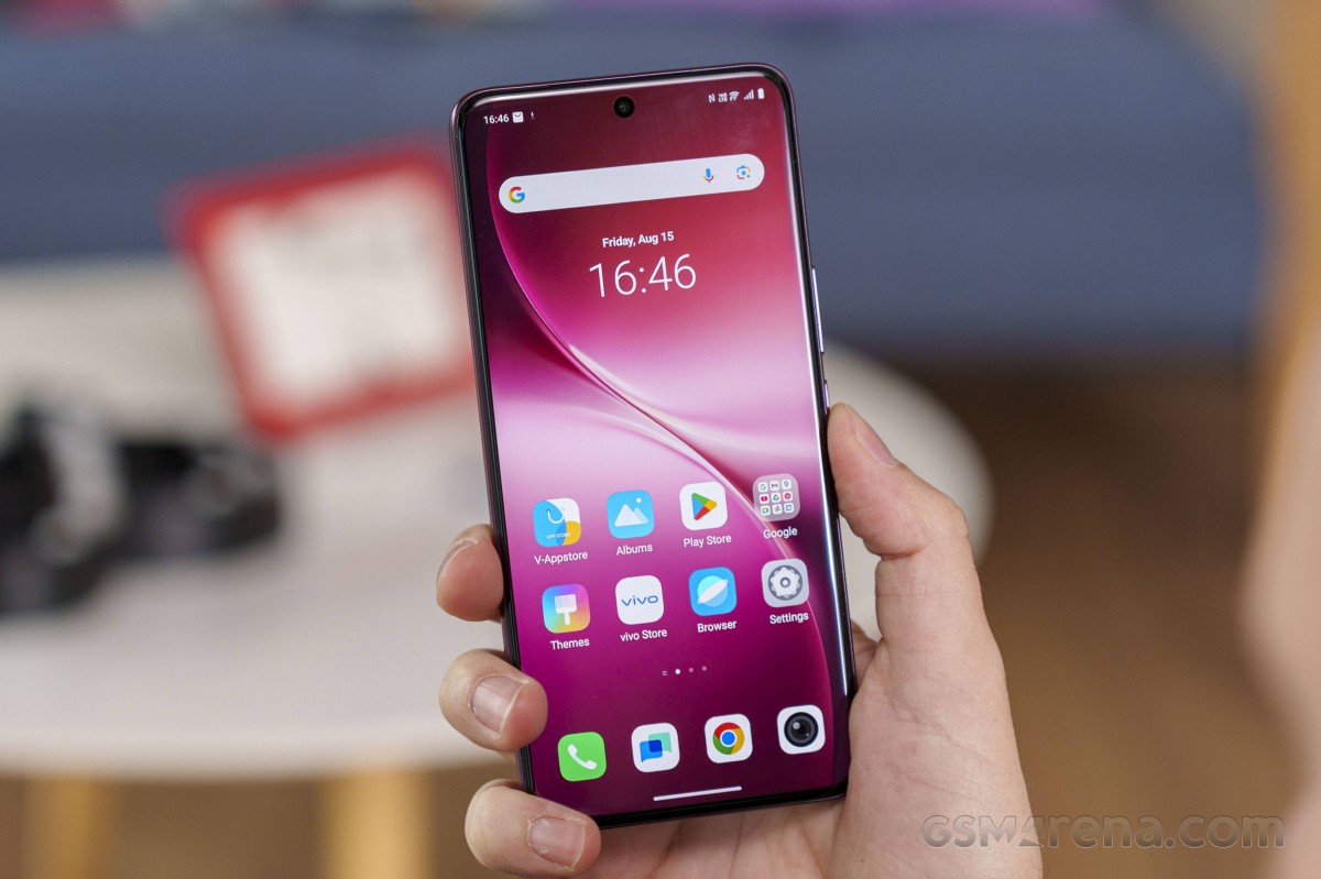 vivo V60 review: Design, build quality, handling