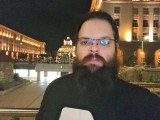 vivo X Fold5: 20MP cover selfie camera low-light samples - f/2.4, ISO 3317, 1/17s - vivo X Fold5 review