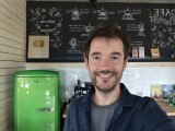 Selfie samples, 1x - f/2.0, ISO 674, 1/50s - vivo X200 FE review