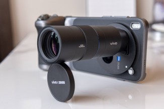 vivo X300 Pro Photography Kit with telephoto extender