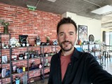 Selfies, 0.8x - f/2.0, ISO 518, 1/60s - Vivo X300 review