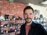 Selfies, 1x - f/2.0, ISO 677, 1/60s - Vivo X300 review