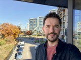 Selfies, 1x - f/2.0, ISO 89, 1/120s - Vivo X300 review