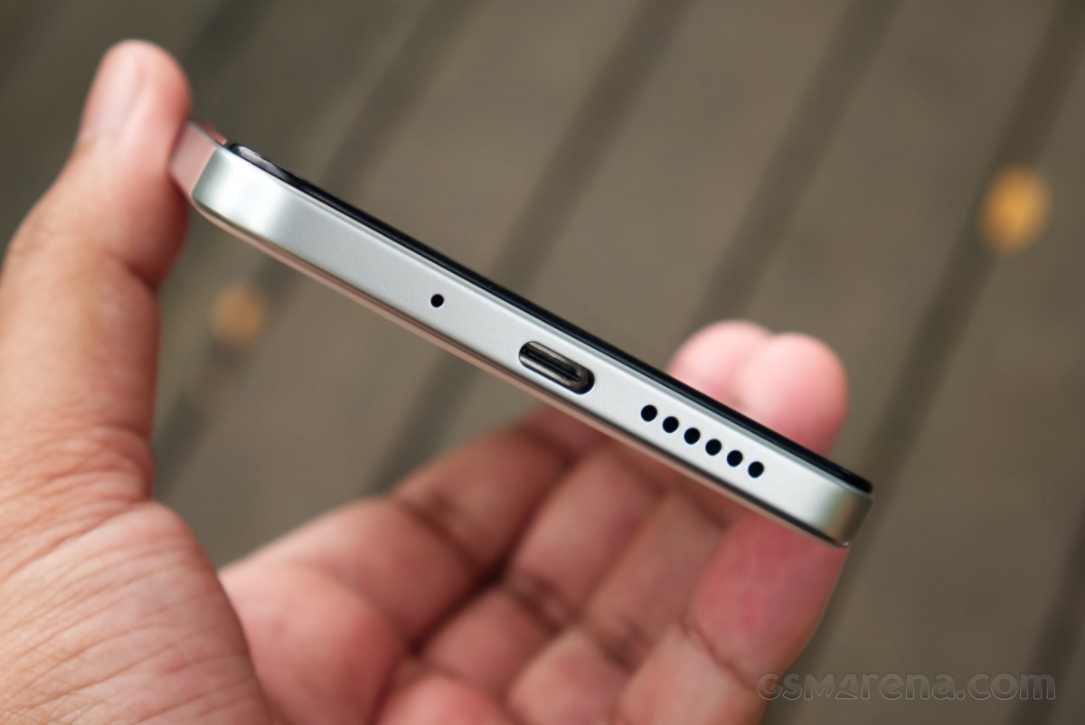 Огляд Xiaomi Redmi 15 5G на практиці