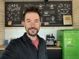 Selfie samples - 23mm, f/1.9, ISO 80, 1/62s (4032x3024px) - Apple iPhone 17e review