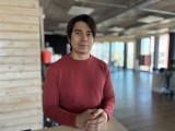 Human subjects, rear camera (2x): Portrait mode - 26mm, f/1.6, ISO 80, 1/69s (5712x4284px) - Apple iPhone 17e review