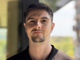 Human subjects, telephoto camera (4x): Portrait mode - 100mm, f/2.8, ISO 64, 1/121s (5712x4284px) - Apple iPhone18 Pro Max review