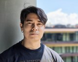 Human subjects, telephoto camera (3x): Portrait mode - 70mm, f/4.0, ISO 50, 1/220s (4320x3456px) - Honor Magic V6 review
