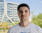 Human subjects, telephoto camera (3x): Portrait mode - 70mm, f/4.0, ISO 50, 1/260s (4320x3456px) - Honor Magic V6 review