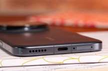 Honor Magic8 Pro: global variant (left) and EU variant (right) - Honor Magic8 Pro review