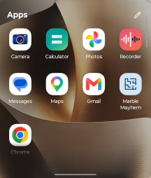 Cover display's home screen and quick toggles - Motorola Razr 70 Ultra/Razr Ultra 2026 review