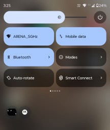 Cover display's home screen and quick toggles - Motorola Razr 70 Ultra/Razr Ultra 2026 review