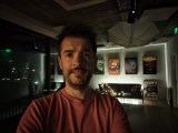 Selfie samples, internal camera - 22mm, f/2.4, ISO 14080, 1/17s (3280x2460px) - Motorola Razr Fold review