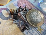 Close-up samples, ultrawide camera (0.5x) - 12mm, f/2.0, ISO 1600, 1/47s (4096x3072px) - Motorola Razr Fold review