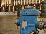 Low-light samples, main camera (2x) - 48mm, f/1.6, ISO 1072, 1/20s (4096x3072px) - Motorola Signature review
