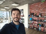 Selfie samples - 23mm, f/1.9, ISO 752, 1/50s (4096x3072px) - Motorola Signature review