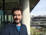 Selfie samples - 23mm, f/1.9, ISO 100, 1/490s (4096x3072px) - Motorola Signature review