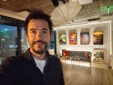 Selfie samples - 23mm, f/1.9, ISO 14496, 1/10s (4096x3072px) - Motorola Signature review