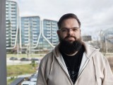 Human subjects, main camera: Portrait mode, 35mm - 35mm, f/1.6, ISO 143, 1/999s (4096x3072px) - Motorola Signature review