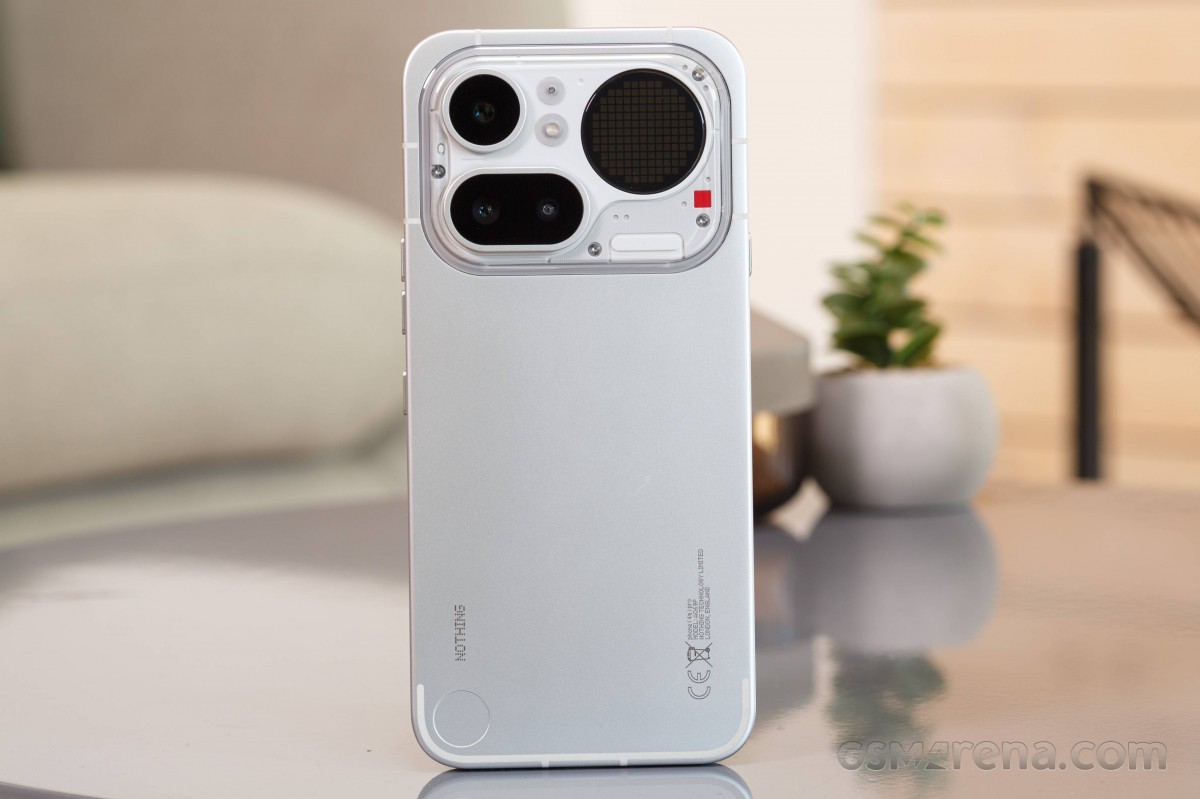 Обзор Nothing Phone (4a) Pro